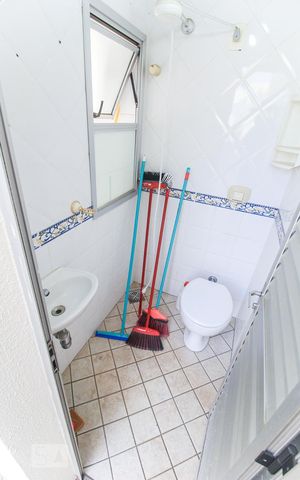 Apartamento para alugar com 200m², 4 quartos e 4 vagasBanheiro de Serviço