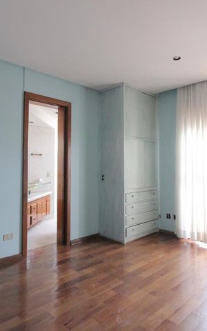 Apartamento à venda com 400m², 5 quartos e 4 vagasQuarto 4