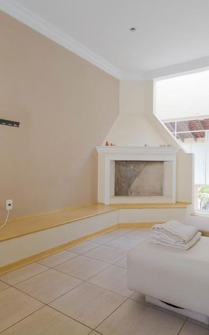 Casa à venda com 350m², 4 quartos e 3 vagasSala