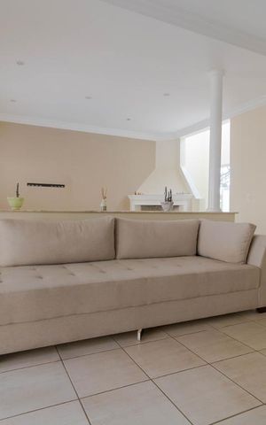 Casa à venda com 350m², 4 quartos e 3 vagasSala