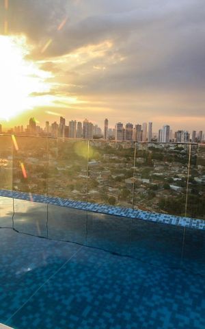 Studio para alugar com 40m², 1 quarto e 1 vaga Studio para alugar com 40m², 1 quarto e 1 vagaÁrea comum - Piscina com borda infinita no terraço