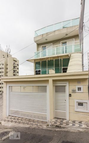 Casa à venda com 230m², 3 quartos e 4 vagasFachada