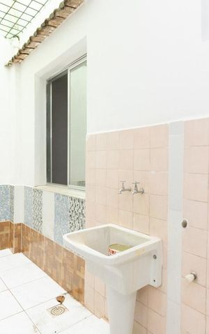 Casa à venda com 78m², 2 quartos e 1 vagaÁREA DE SERVIÇO