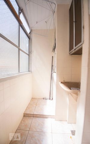Apartamento à venda com 77m², 3 quartos e 1 vagaarea de serviço