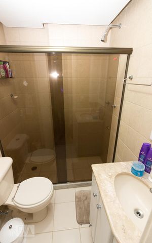 Apartamento à venda com 78m², 3 quartos e 1 vaga Apartamento à venda com 78m², 3 quartos e 1 vagaBanheiro