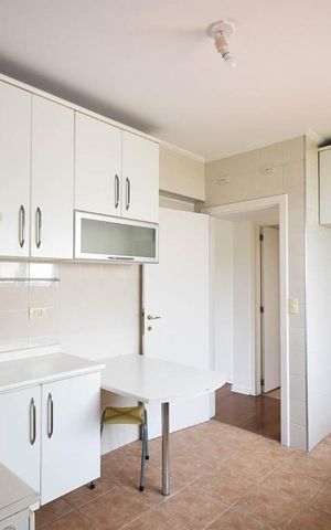 Apartamento à venda com 122m², 3 quartos e 2 vagas Apartamento à venda com 122m², 3 quartos e 2 vagasCozinha