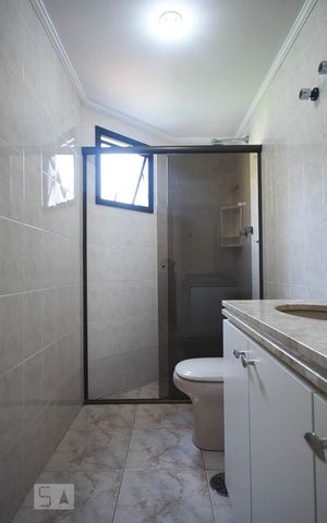 Apartamento à venda com 122m², 3 quartos e 2 vagas Apartamento à venda com 122m², 3 quartos e 2 vagasDetalhe do Banheiro