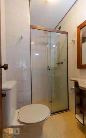 Apartamento para alugar com 116m², 3 quartos e 2 vagas Apartamento para alugar com 116m², 3 quartos e 2 vagasBanheiro
