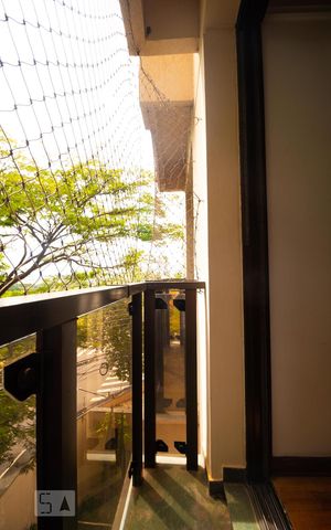 Apartamento para alugar com 116m², 3 quartos e 2 vagas Apartamento para alugar com 116m², 3 quartos e 2 vagasSacada do Quarto 01