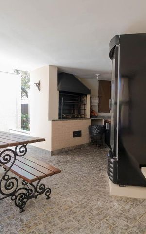 Apartamento para alugar com 116m², 3 quartos e 2 vagas Apartamento para alugar com 116m², 3 quartos e 2 vagasÁrea comum - Churrasqueira
