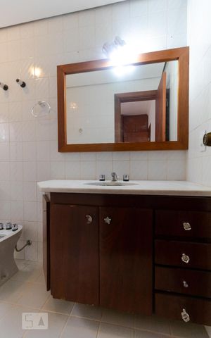 Apartamento para alugar com 116m², 3 quartos e 2 vagas Apartamento para alugar com 116m², 3 quartos e 2 vagasBanheiro da Suíte