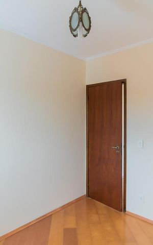 Casa à venda com 250m², 3 quartos e 8 vagas Casa à venda com 250m², 3 quartos e 8 vagasQuarto 1