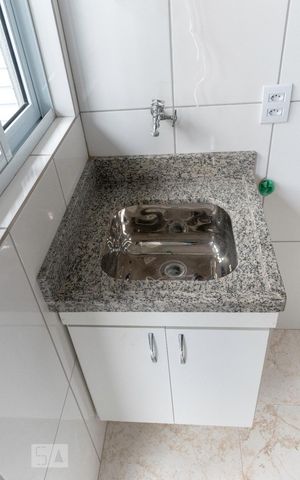 Casa para alugar com 42m², 1 quarto e sem vagaÁrea de Serviço