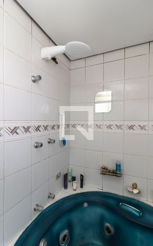 Apartamento à venda com 244m², 5 quartos e 3 vagasBanheiro da Suíte 1