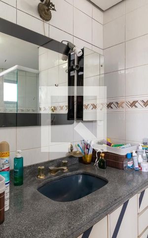 Apartamento à venda com 244m², 5 quartos e 3 vagasBanheiro da Suíte 1