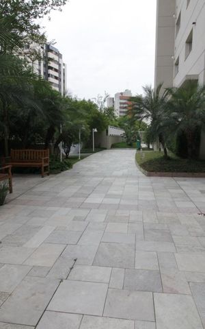 Apartamento à venda com 197m², 4 quartos e sem vagaÁrea comum