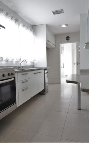Apartamento à venda com 197m², 4 quartos e sem vagaCozinha
