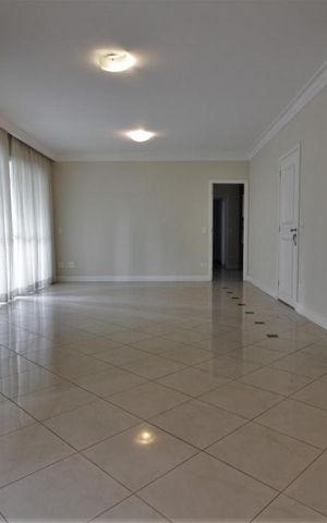 Apartamento à venda com 197m², 4 quartos e sem vagaSala