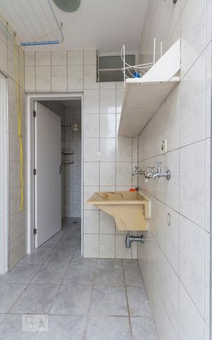 Casa à venda com 140m², 3 quartos e 2 vagasÁrea de Serviço