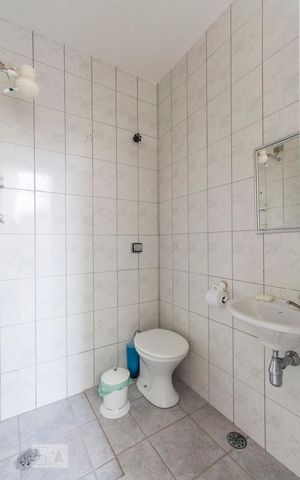 Casa à venda com 140m², 3 quartos e 2 vagasBanheiro de Serviço