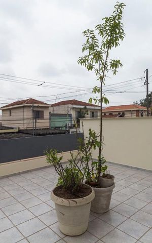 Casa à venda com 140m², 3 quartos e 2 vagasVaranda