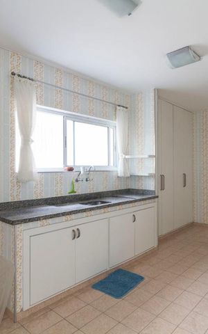 Casa à venda com 140m², 3 quartos e 2 vagasCozinha