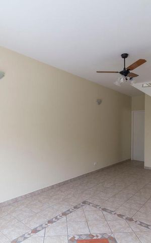 Casa à venda com 140m², 3 quartos e 2 vagasSala