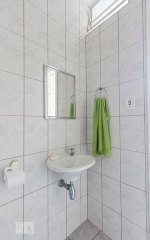 Casa à venda com 140m², 3 quartos e 2 vagasBanheiro de Serviço