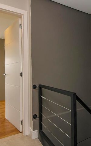 Apartamento à venda com 80m², 2 quartos e 1 vagaCorredor - Escadas