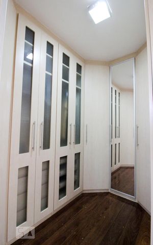 Casa à venda com 210m², 3 quartos e 4 vagasCloset Quarto 1