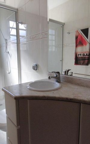Casa à venda com 210m², 3 quartos e 4 vagasBAnheiro