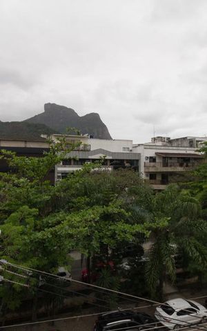 Apartamento à venda com 190m², 3 quartos e 2 vagas Apartamento à venda com 190m², 3 quartos e 2 vagasVista da Varanda