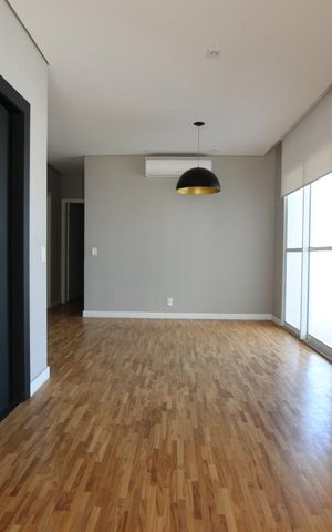 Apartamento para alugar com 224m², 3 quartos e 3 vagassala