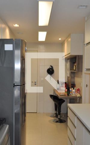 Apartamento à venda com 144m², 3 quartos e 2 vagasCozinha - Armários