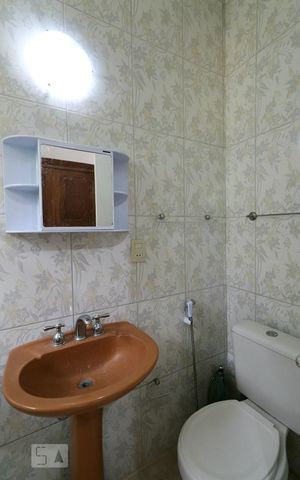 Casa à venda com 500m², 3 quartos e 4 vagasBanheiro da Suíte