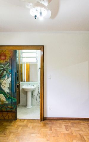 Casa à venda com 253m², 3 quartos e 2 vagasSuíte