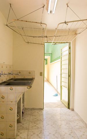 Casa à venda com 253m², 3 quartos e 2 vagasÁrea de Serviço