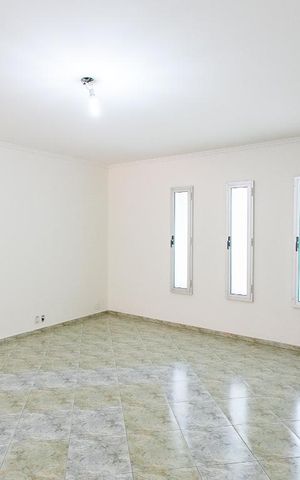 Casa à venda com 253m², 3 quartos e 2 vagasSala