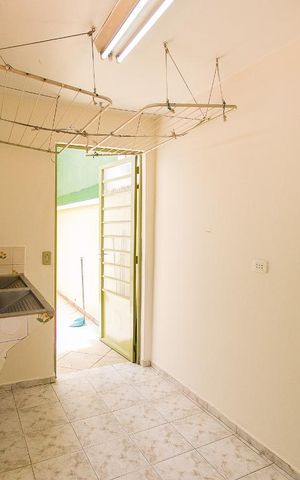 Casa à venda com 253m², 3 quartos e 2 vagasÁrea de Serviço