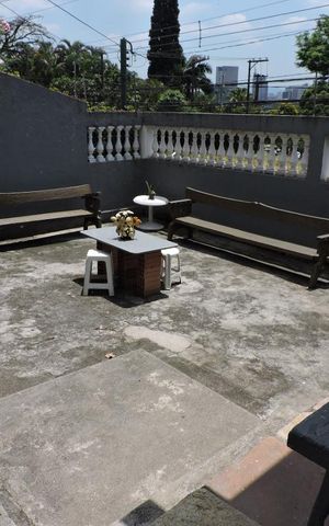 Casa à venda com 800m², 5 quartos e 6 vagasQuintal
