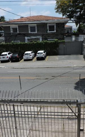Casa à venda com 800m², 5 quartos e 6 vagasVista da Rua