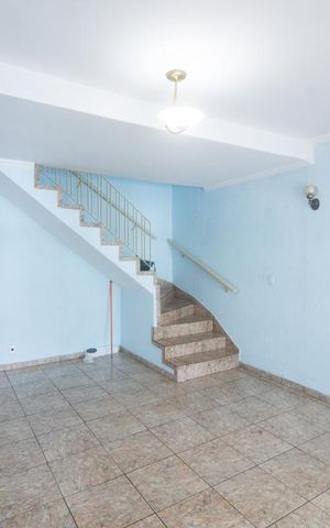 Casa à venda com 125m², 3 quartos e 1 vaga Casa à venda com 125m², 3 quartos e 1 vagaSala