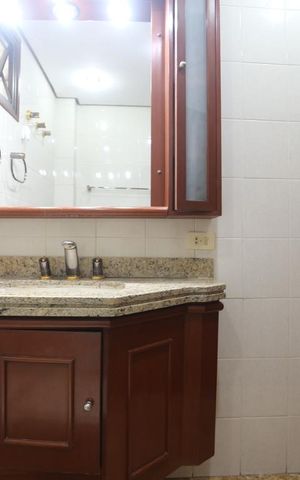 Apartamento para alugar com 72m², 2 quartos e sem vagaBanheiro