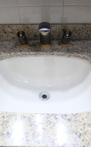 Apartamento para alugar com 72m², 2 quartos e sem vagaBanheiro