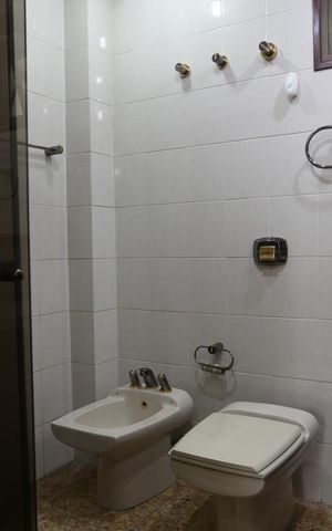 Apartamento para alugar com 72m², 2 quartos e sem vagaBanheiro