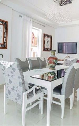 Casa à venda com 320m², 4 quartos e 4 vagas