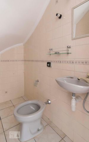Casa à venda com 130m², 3 quartos e 2 vagasLavabo