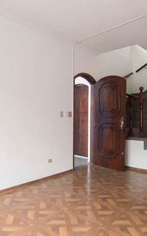 Casa à venda com 130m², 3 quartos e 2 vagasSala