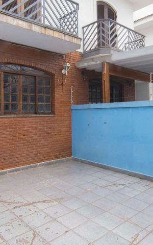Casa à venda com 130m², 3 quartos e 2 vagasGaragem