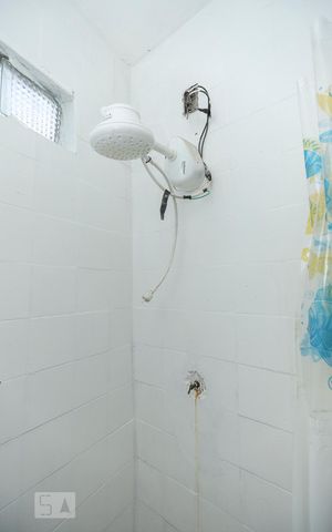 Casa à venda com 60m², 1 quarto e sem vaga Casa à venda com 60m², 1 quarto e sem vagaBanheiro